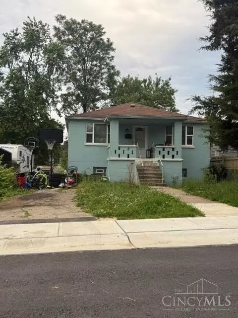 955 Simmons Ave, Lincoln Heights, OH 45215