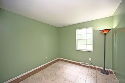 Bedroom - 4237 Ellis Rd, Batavia, OH 45103 photo 5 of 6