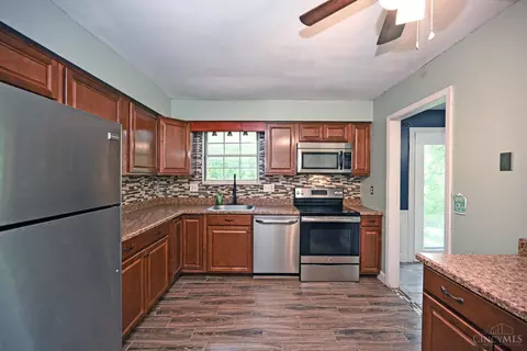 Kitchen - 4237 Ellis Rd, Batavia, OH 45103 photo 2 of 2