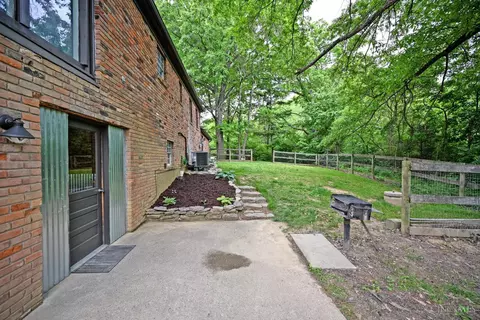 Exterior - 4237 Ellis Rd, Batavia, OH 45103 photo 4 of 21
