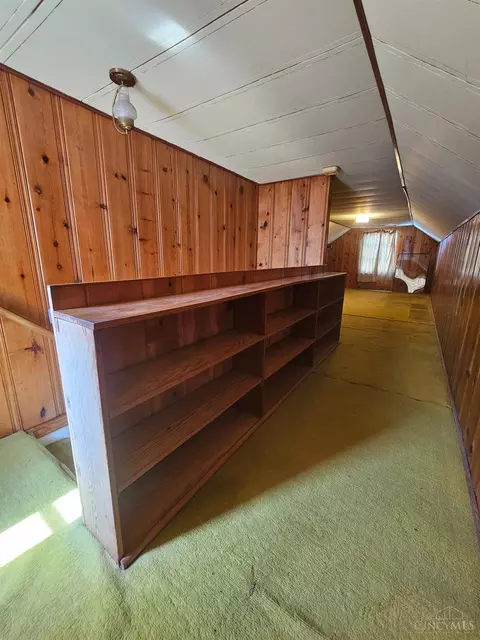 Entry Way - 1725 Norcol Ln, Cincinnati, OH 45231 photo 1 of 1