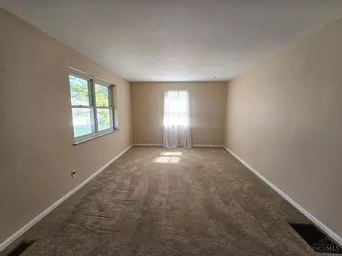 Living - 1725 Norcol Ln, Cincinnati, OH 45231 photo 3 of 3