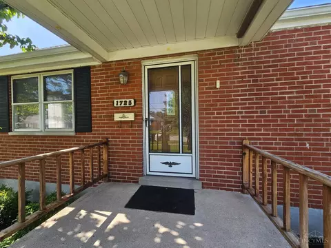 Exterior - 1725 Norcol Ln, Cincinnati, OH 45231 photo 5 of 7