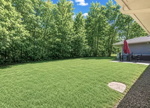 Exterior - 562 Rancho Ln, Cincinnati, OH 45244 photo 6 of 8