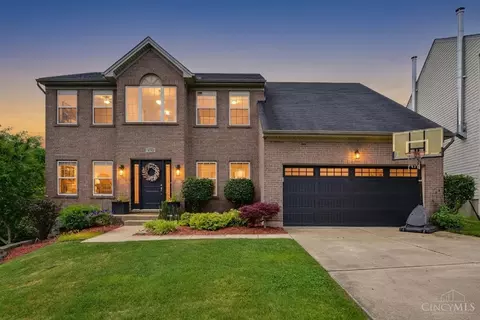 4869 Kleeman Green Dr, Cincinnati, OH 45211