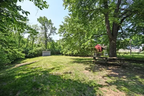 Exterior - 585 Brantner Ln, Cincinnati, OH 45244 photo 11 of 16