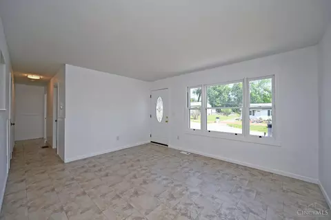 Living - 585 Brantner Ln, Cincinnati, OH 45244 photo 4 of 4