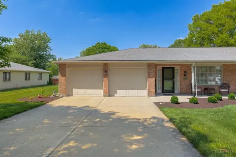 311 Kimbary Dr, Washington Township, OH 45458