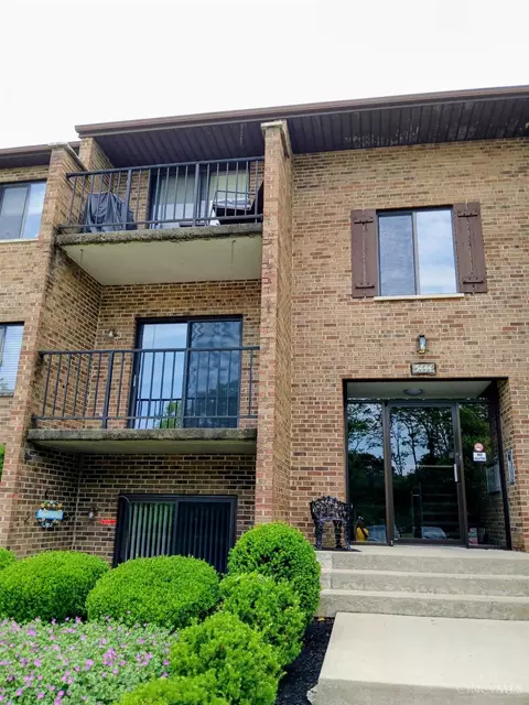 5444 Bluesky Dr, Cincinnati, OH 45247