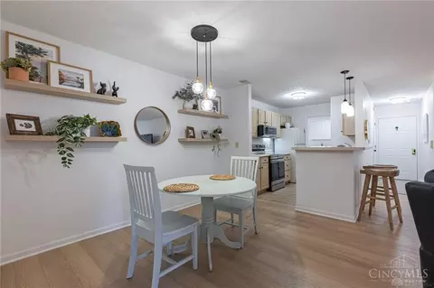 Dining - 6561 Brigham Sq, Centerville, OH 45459 photo 2 of 3