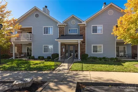 6561 Brigham Sq, Centerville, OH 45459