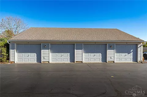 Exterior - 6561 Brigham Sq, Centerville, OH 45459 photo 6 of 7