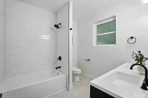 Bath - 3620 Trimble Ave, Cincinnati, OH 45207 photo 6 of 12