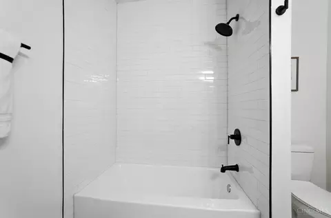 Bath - 3620 Trimble Ave, Cincinnati, OH 45207 photo 9 of 12