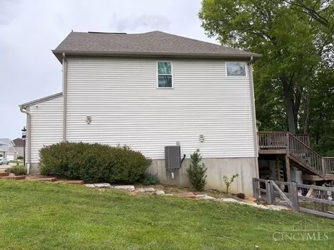 Exterior - 1076 Oak Forest Dr, Morrow, OH 45152 photo 3 of 6