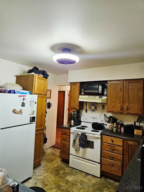 Kitchen - 1130 Flick Ln, Batavia, OH 45103 photo 1 of 2
