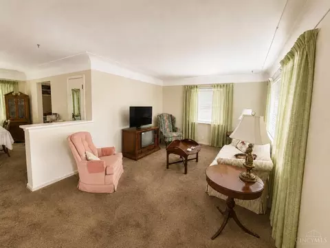 Living - 33 Imbler Dr, Cincinnati, OH 45218 photo 1 of 3