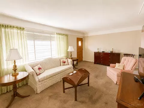 Living - 33 Imbler Dr, Cincinnati, OH 45218 photo 3 of 3