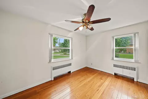 Bedroom - 2100 Miles Rd, Cincinnati, OH 45231 photo 5 of 6