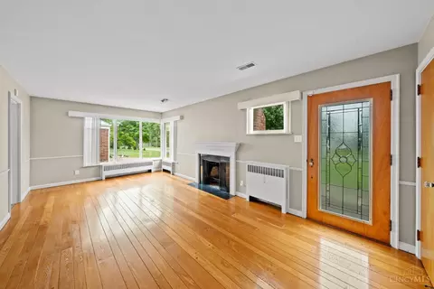 Living - 2100 Miles Rd, Cincinnati, OH 45231 photo 1 of 3