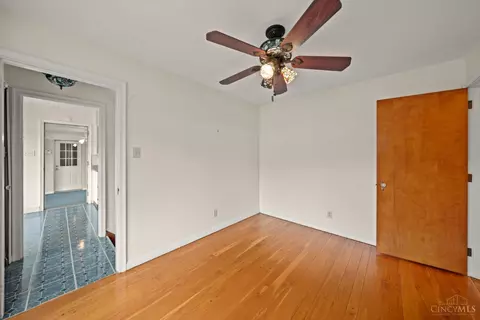 Bedroom - 2100 Miles Rd, Cincinnati, OH 45231 photo 1 of 6