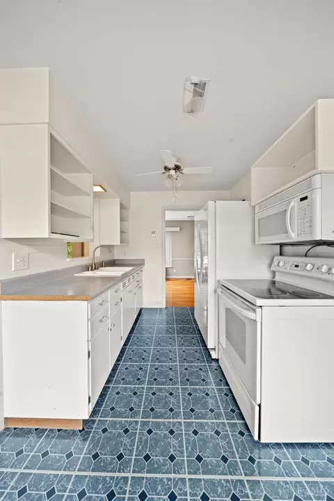 Kitchen - 2100 Miles Rd, Cincinnati, OH 45231 photo 1 of 2