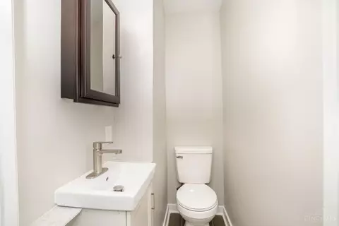 Bath - 1421 Jefferson Ave, Reading, OH 45215 photo 1 of 3
