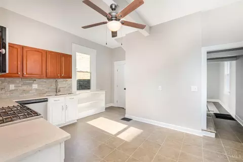 Entry Way - 1421 Jefferson Ave, Reading, OH 45215 photo 1 of 2
