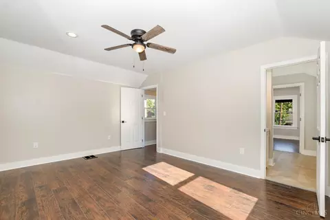 Bedroom - 1421 Jefferson Ave, Reading, OH 45215 photo 2 of 6
