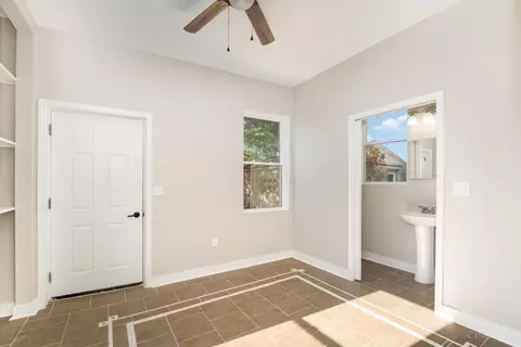 Entry Way - 1421 Jefferson Ave, Reading, OH 45215 photo 2 of 2