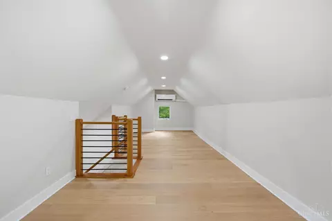 Entry Way - 2548 Hackberry St, Cincinnati, OH 45206 photo 9 of 9