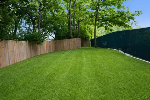 Exterior - 2548 Hackberry St, Cincinnati, OH 45206 photo 9 of 9