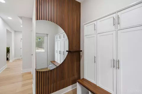 Entry Way - 2548 Hackberry St, Cincinnati, OH 45206 photo 5 of 9