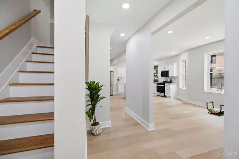Entry Way - 2548 Hackberry St, Cincinnati, OH 45206 photo 1 of 9