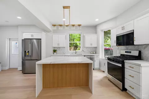 Kitchen - 2548 Hackberry St, Cincinnati, OH 45206 photo 2 of 5