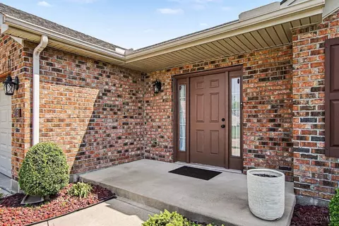 Exterior - 402 Gorham Dr, Hamilton, OH 45013 photo 4 of 11