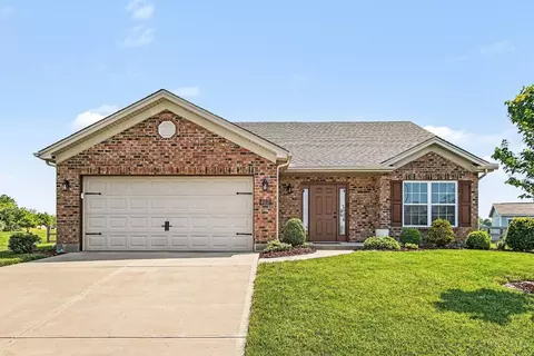 Exterior - 402 Gorham Dr, Hamilton, OH 45013 photo 2 of 11