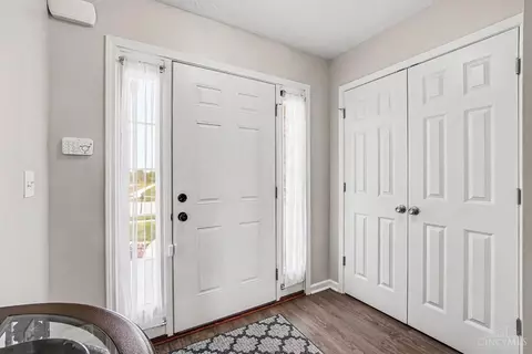 Entry Way - 402 Gorham Dr, Hamilton, OH 45013 photo 2 of 2
