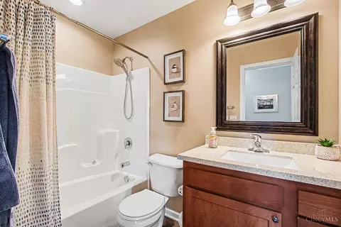Bath - 402 Gorham Dr, Hamilton, OH 45013 photo 2 of 2