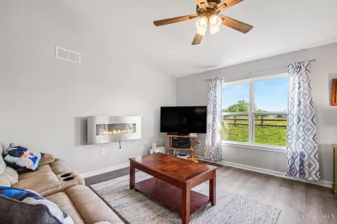 Living - 402 Gorham Dr, Hamilton, OH 45013 photo 1 of 1