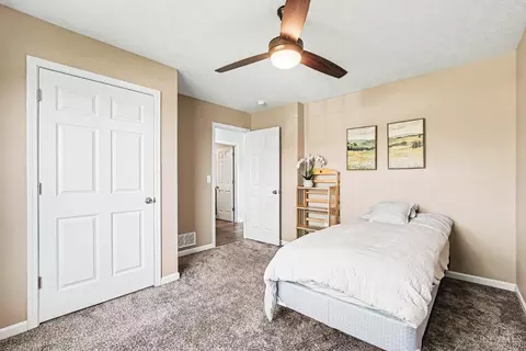 Bedroom - 402 Gorham Dr, Hamilton, OH 45013 photo 3 of 5