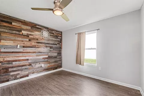 Bedroom - 402 Gorham Dr, Hamilton, OH 45013 photo 5 of 5