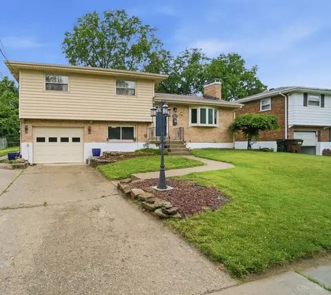 8967 Cherry Blossom Ln, Cincinnati, OH 45231