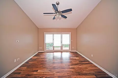 Living - 5461 Hanover Cir, Cincinnati, OH 45230 photo 2 of 4