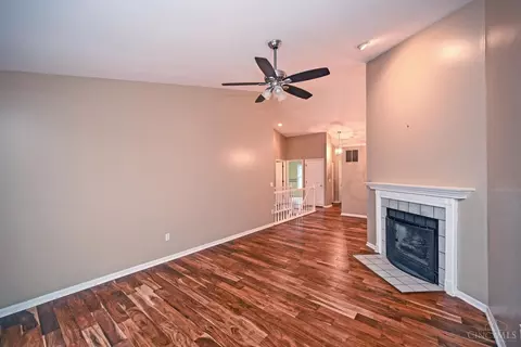 Living - 5461 Hanover Cir, Cincinnati, OH 45230 photo 4 of 4
