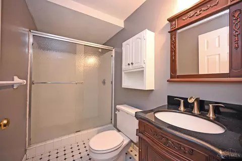 Bath - 5461 Hanover Cir, Cincinnati, OH 45230 photo 5 of 5