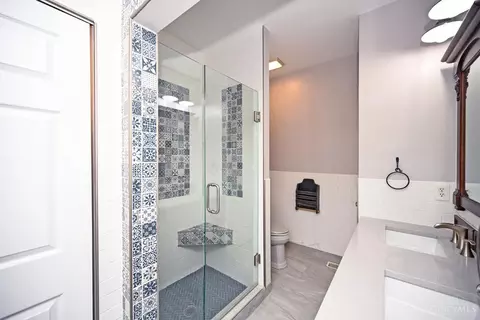 Bath - 5461 Hanover Cir, Cincinnati, OH 45230 photo 1 of 5