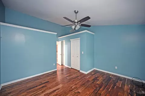 Bedroom - 5461 Hanover Cir, Cincinnati, OH 45230 photo 2 of 4