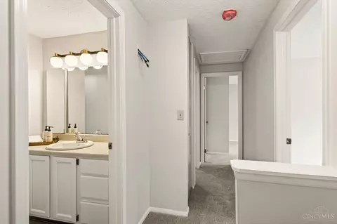 Entry Way - 7969 Saddleback Pl, Maineville, OH 45039 photo 2 of 2