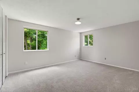 Bedroom - 7969 Saddleback Pl, Maineville, OH 45039 photo 5 of 7